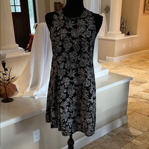Old Navy Black and White Floral Dress